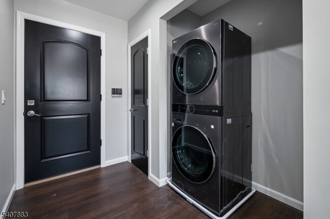 Building Photo - 266 Morris Ave