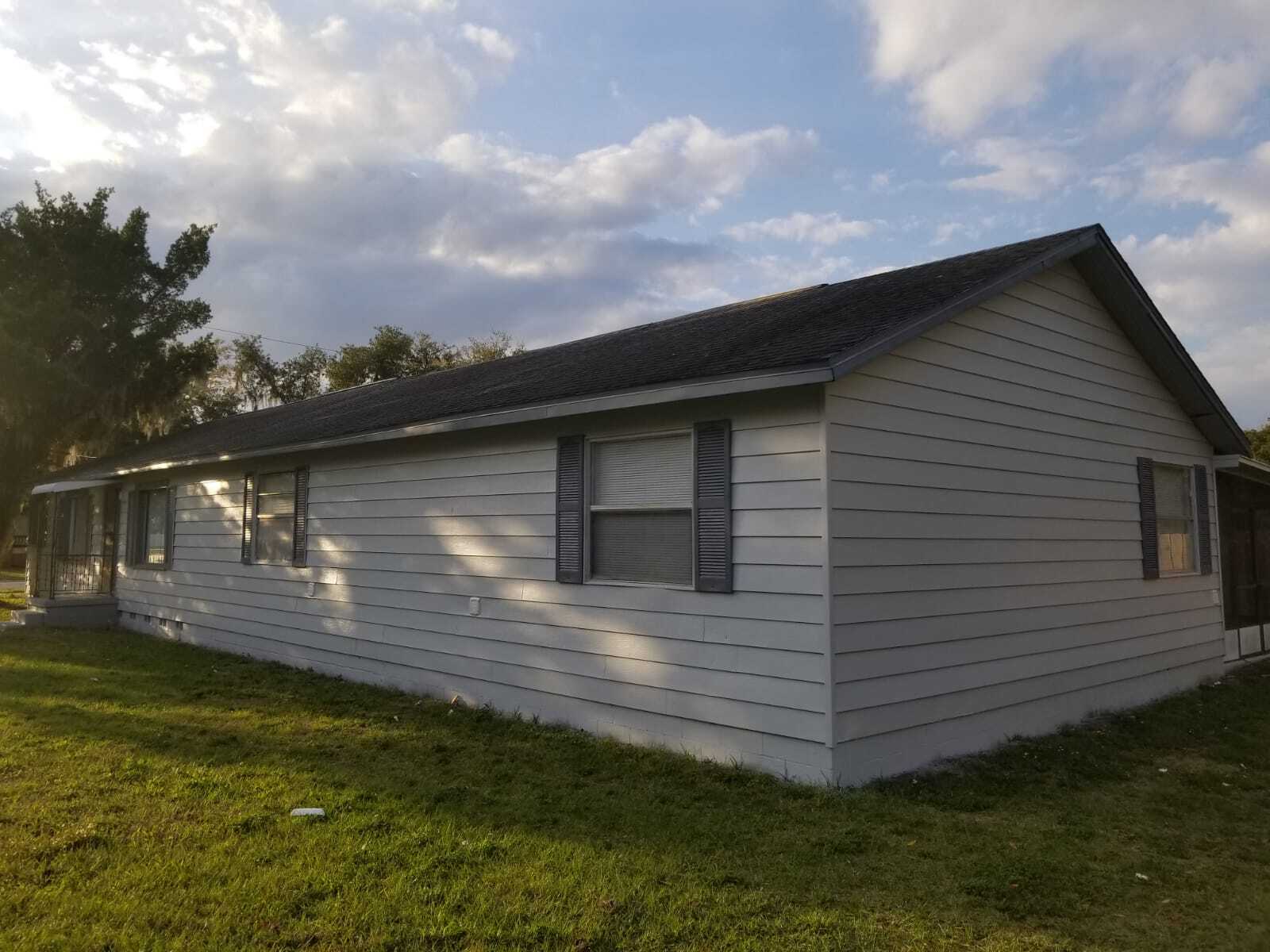 Building Photo - 921 W Penfield St