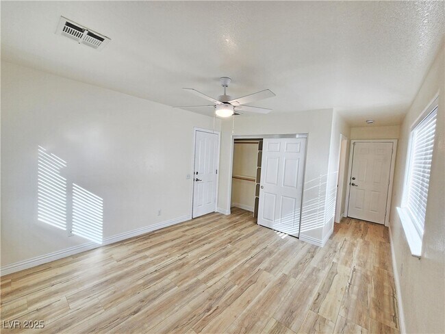 Building Photo - 3741 Malibou Ave