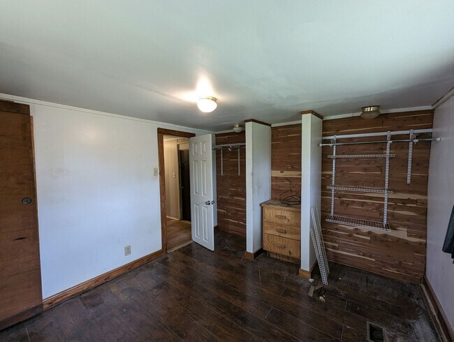 Building Photo - 2 Bedroom/1 Bathroom Trailer in Batesville