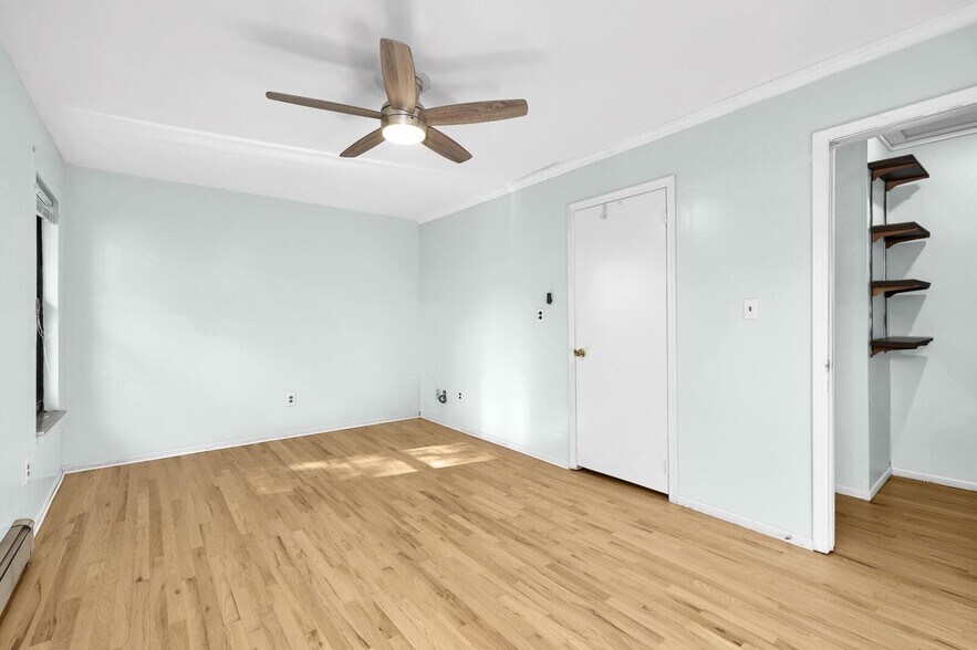 Building Photo - 729 10th St