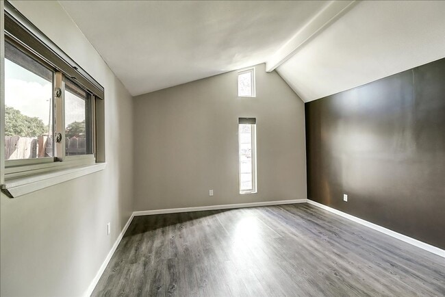 Building Photo - 5530 Tahoe Cir