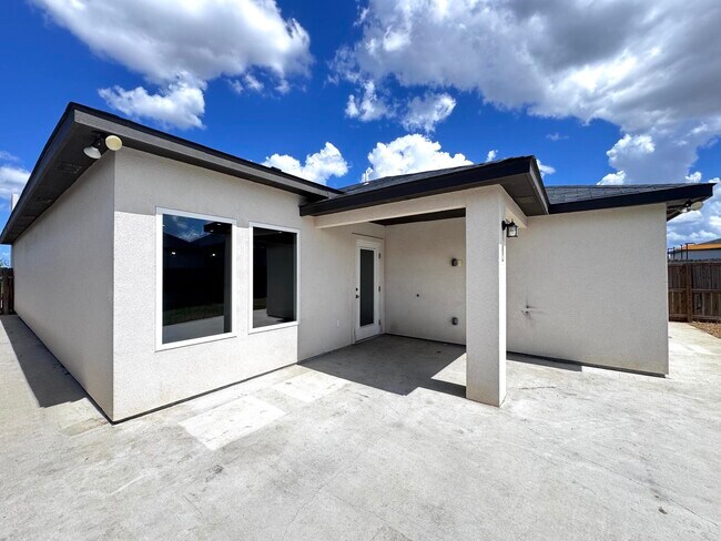 Building Photo - 1412 El CAPORAL DR.