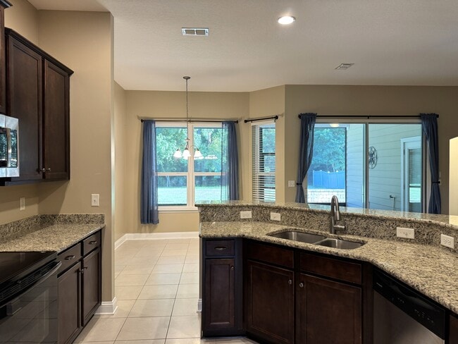 Building Photo - 79717 Plummer's Creek Dr
