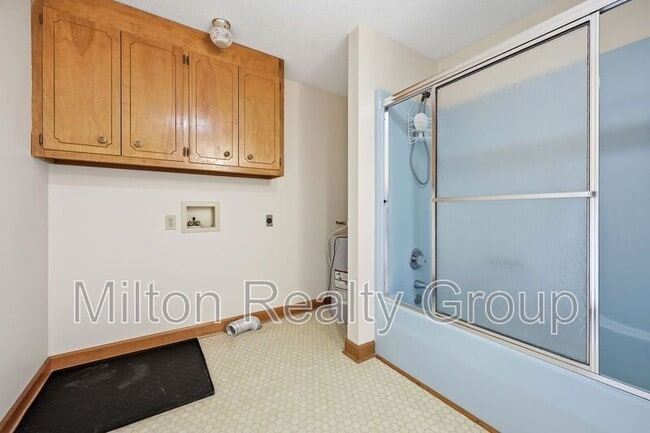 Building Photo - 763 Tingen Rd