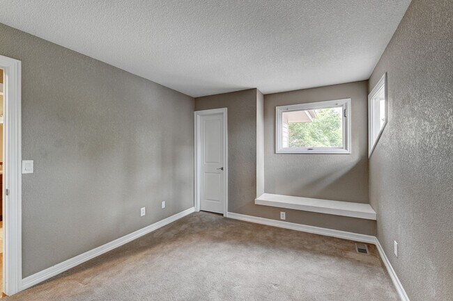 Building Photo - 3369 S Tulare Ct