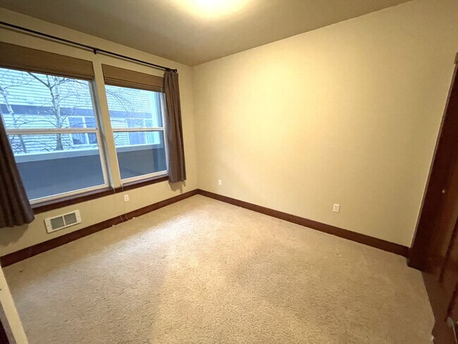 Building Photo - 1109 29th St