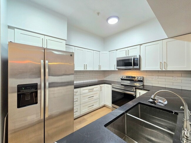 Building Photo - 1 Bedroom 1 Bathroom Condo in Bothell - Pet Friendly!