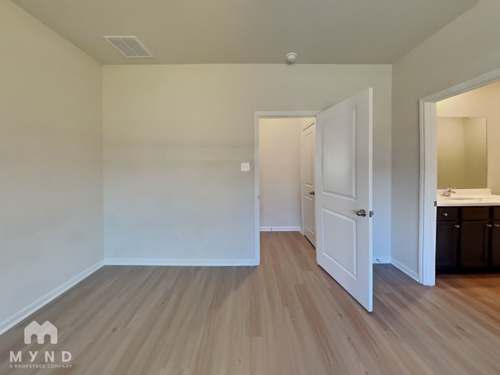 Building Photo - 15607 Plum Brk Dr