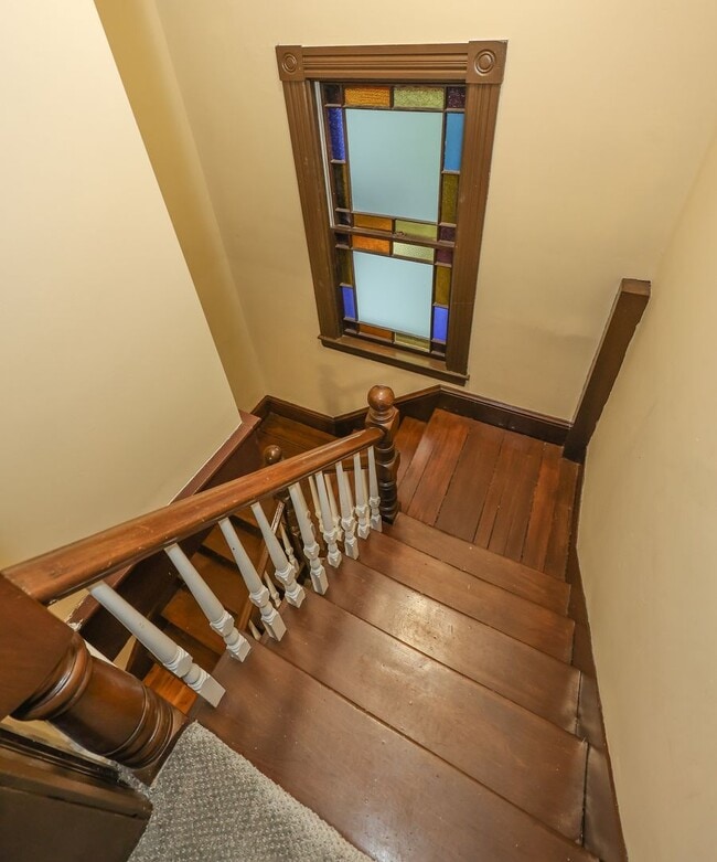 Building Photo - 736 Maple St