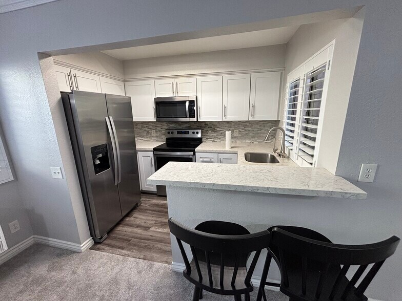 Building Photo - 7972 Mission Center Ct
