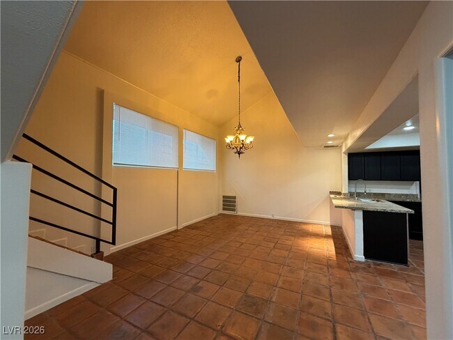 Building Photo - 908 Vegas Valley Dr