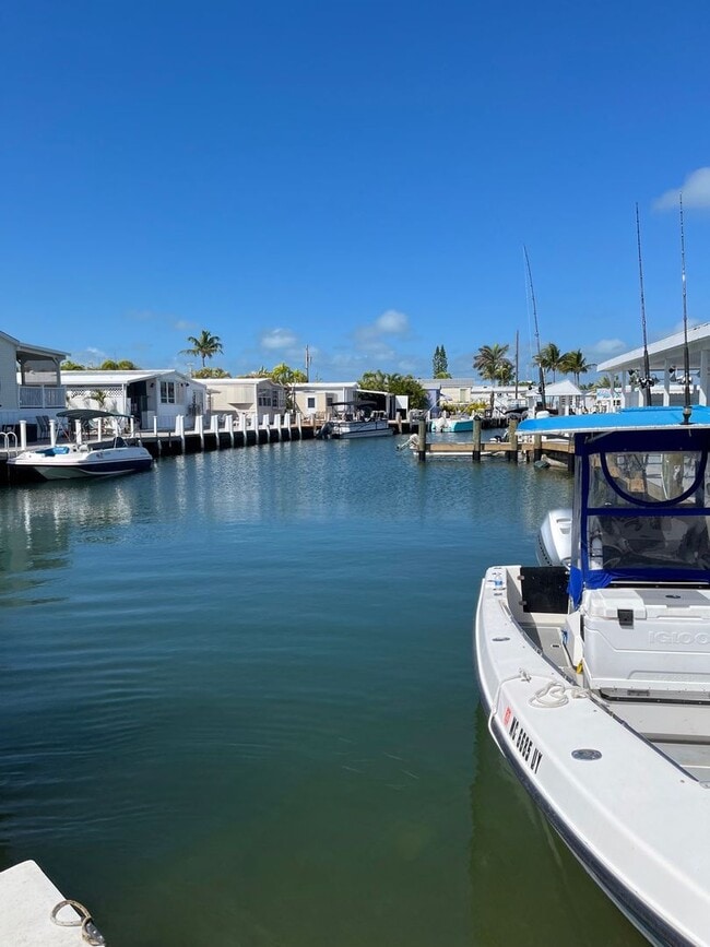 Building Photo - 2 Bedroom 1 Bath Home Located in Seaside R...