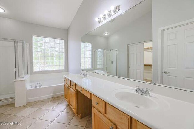 Building Photo - 17663 W Tasha Dr