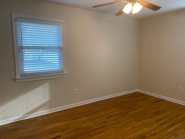Building Photo - Updated brick ranch in Sandston VA