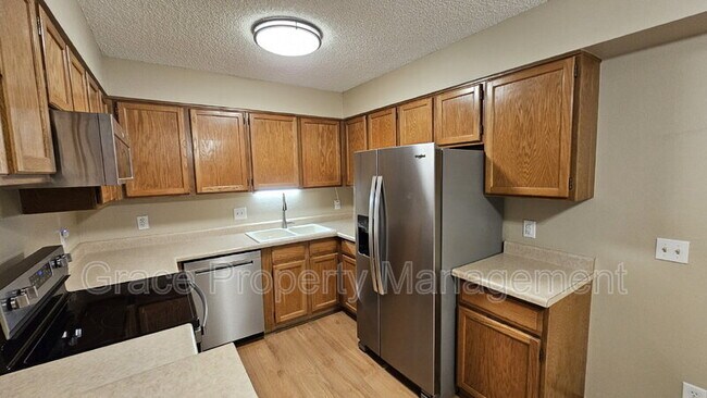 Building Photo - 3335 S Ammons St