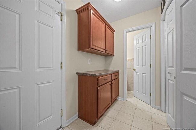 Building Photo - 3805 Sunchase Dr