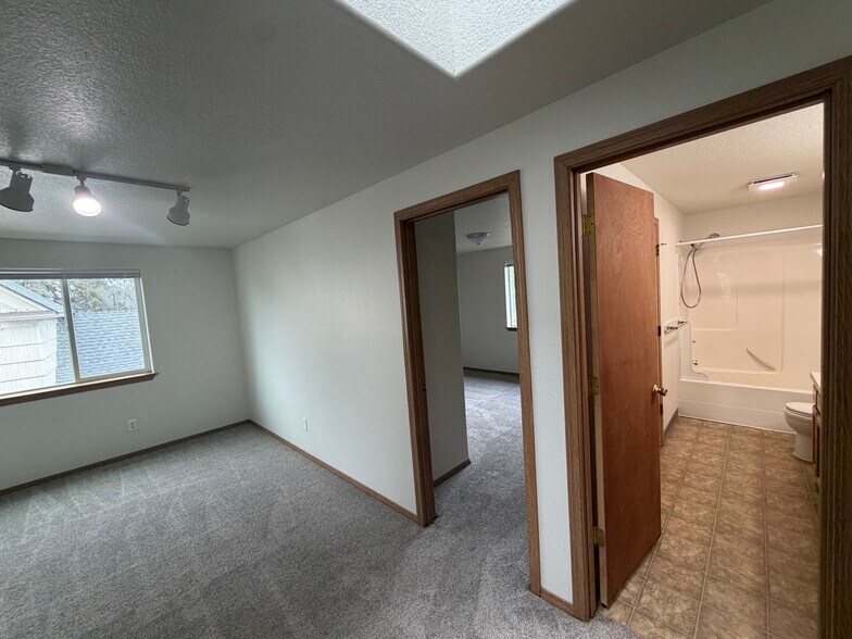 Building Photo - 1139 2nd St NW