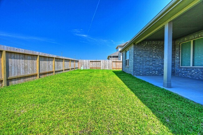 Building Photo - 31603 Zoe Pt