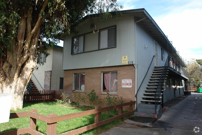 Building Photo - 518-520 S Willard Ave