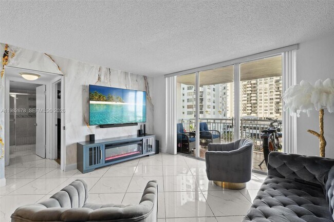 Building Photo - 18071 Biscayne Blvd