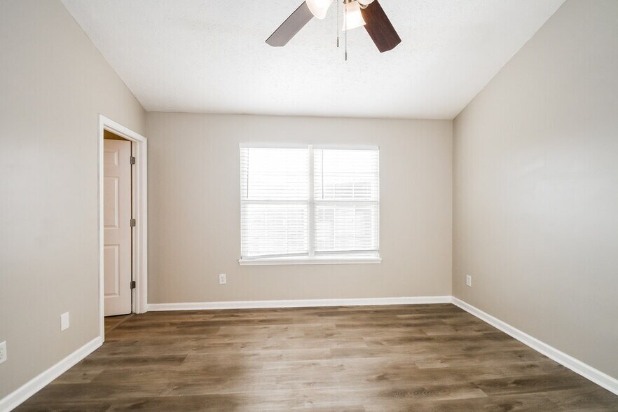 Building Photo - 8078 Carina Dr