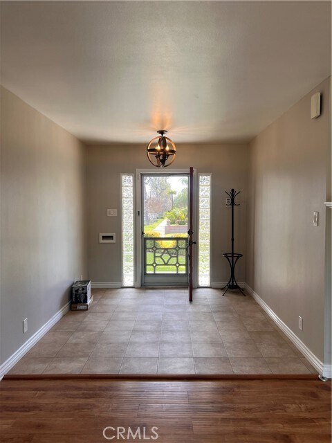 Building Photo - 935 N 1st Ave