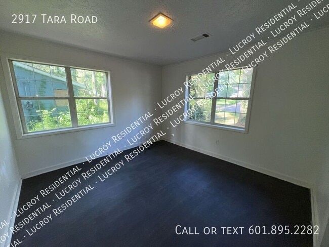 Building Photo - 2917 Tara Rd