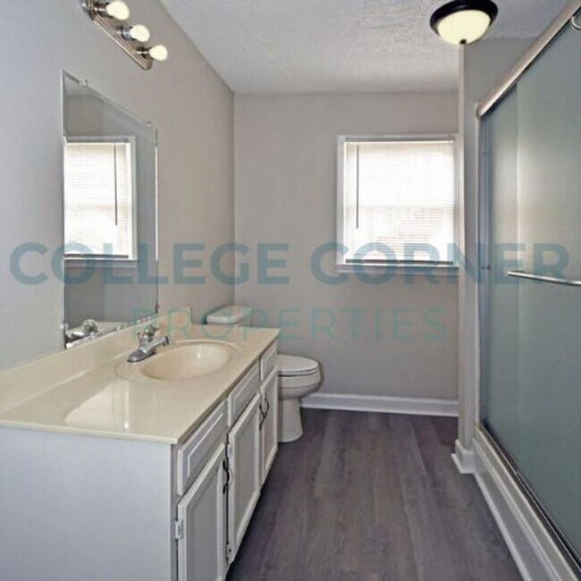Building Photo - 1400 Brookwood Dr
