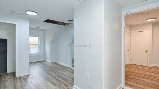 Building Photo - 144 Franklin St