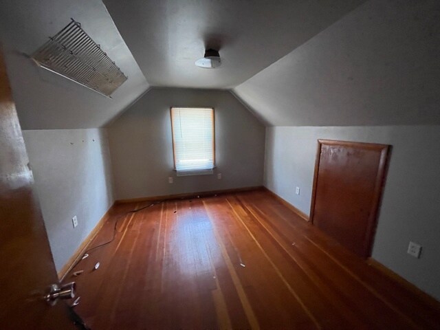 Building Photo - 6 Triangle Pl