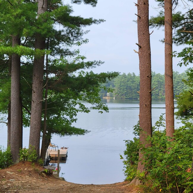 Building Photo - 19 Metacomet Lake Dr