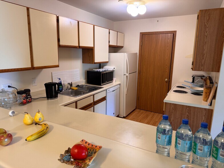 Building Photo - 1341 Cunat Ct