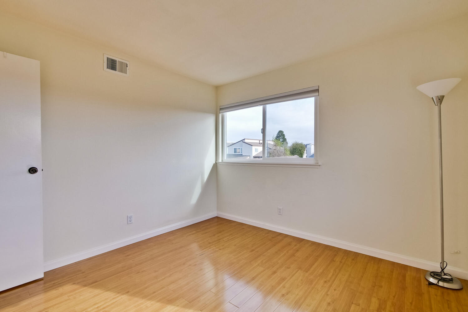 Building Photo - 255 Shearwater Is