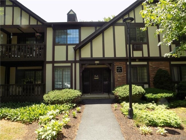 Primary Photo - 25 Canterbury Ct
