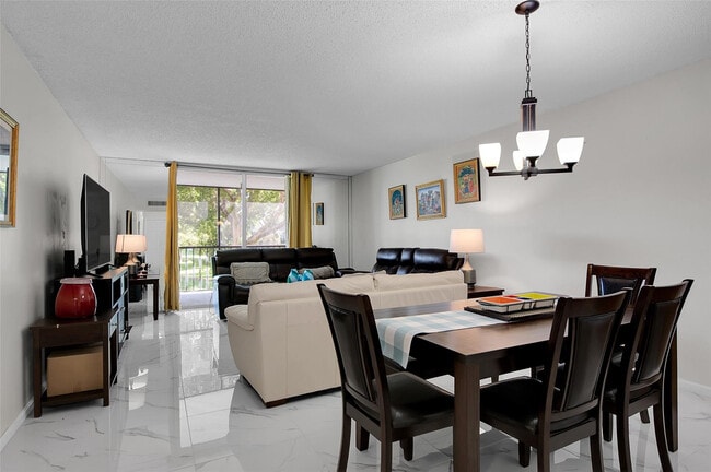 Building Photo - 260 NW 76th Ave