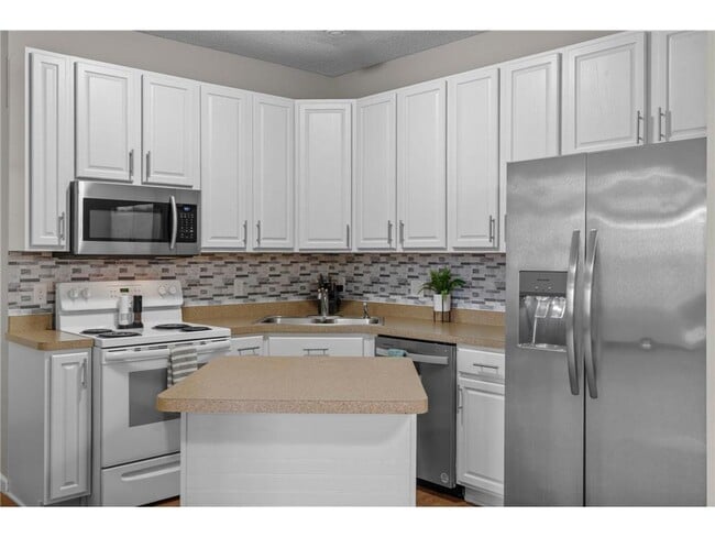 Building Photo - 2504 Country View Dr