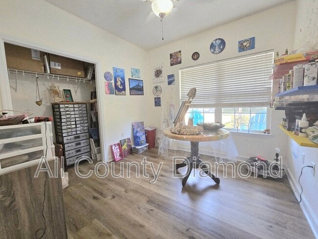 Building Photo - 13805 Flamingo Ave