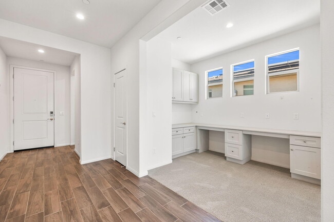 Building Photo - 51555 Ponderosa Dr.