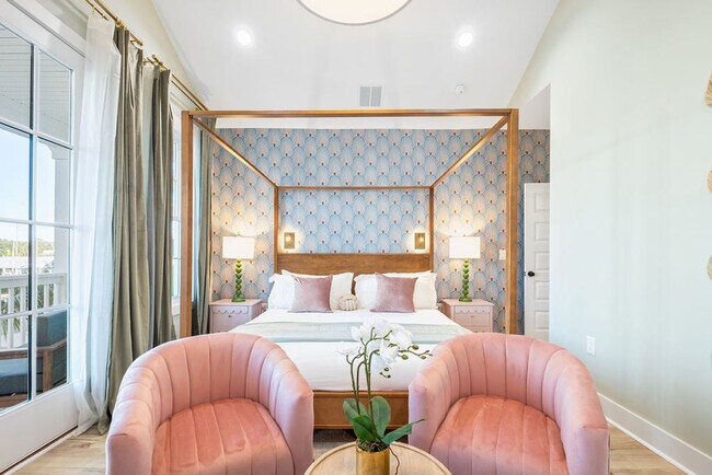 Building Photo - 19901 Charlie Claude Dr