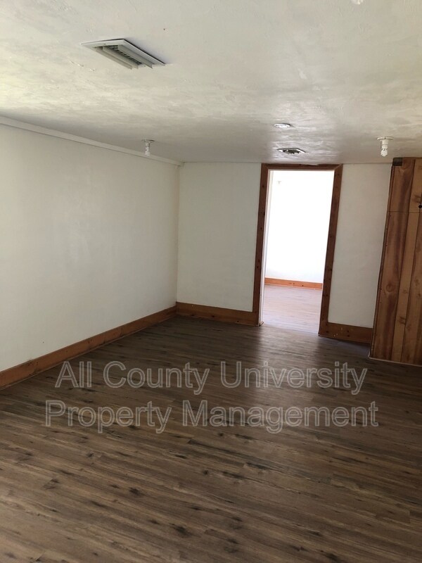 Building Photo - 23707 SE Hawthorne Rd