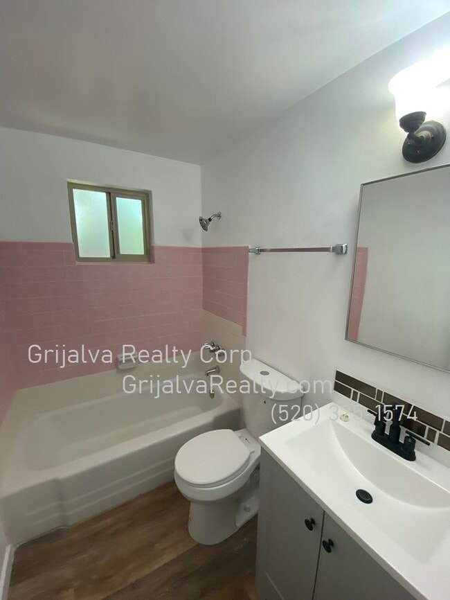 Building Photo - 2536 N Columbus Blvd