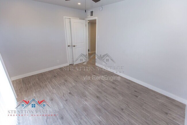 Building Photo - 2912 W Butler Dr