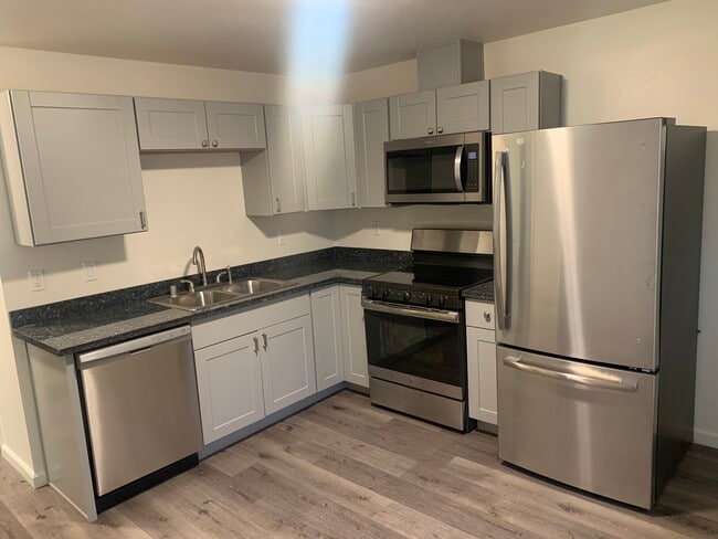 Building Photo - 1356 53rd Ave