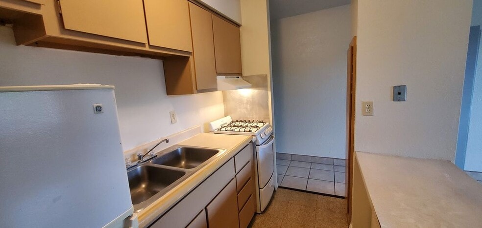 Building Photo - 320 Tennessee St SE