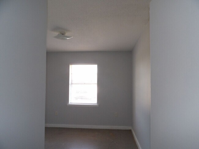 Building Photo - Kinston Apartments, Kinston, AL