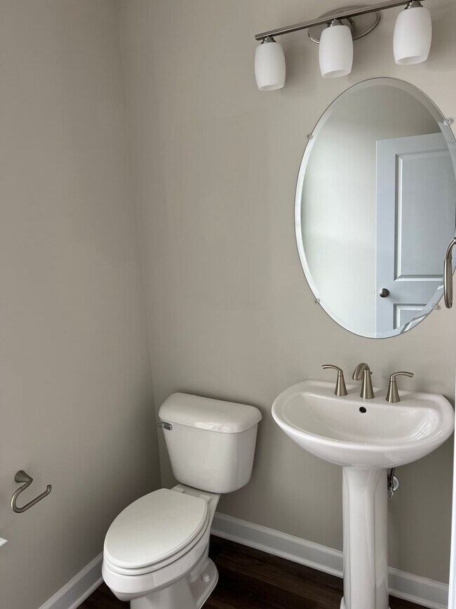 Building Photo - Townhouse for Rent in Preston Lake  *****F...