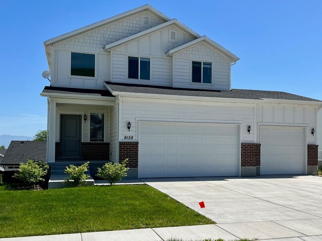 Primary Photo - Don't Miss This Former Model Home Rental