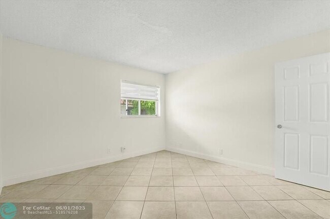 Building Photo - 10151 NW 35th St