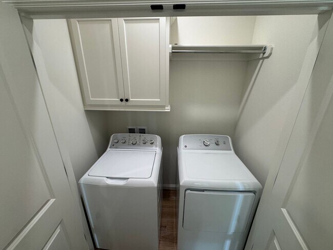 Building Photo - 3 bed 2 bath 2 car in  bungalow Heights, b...